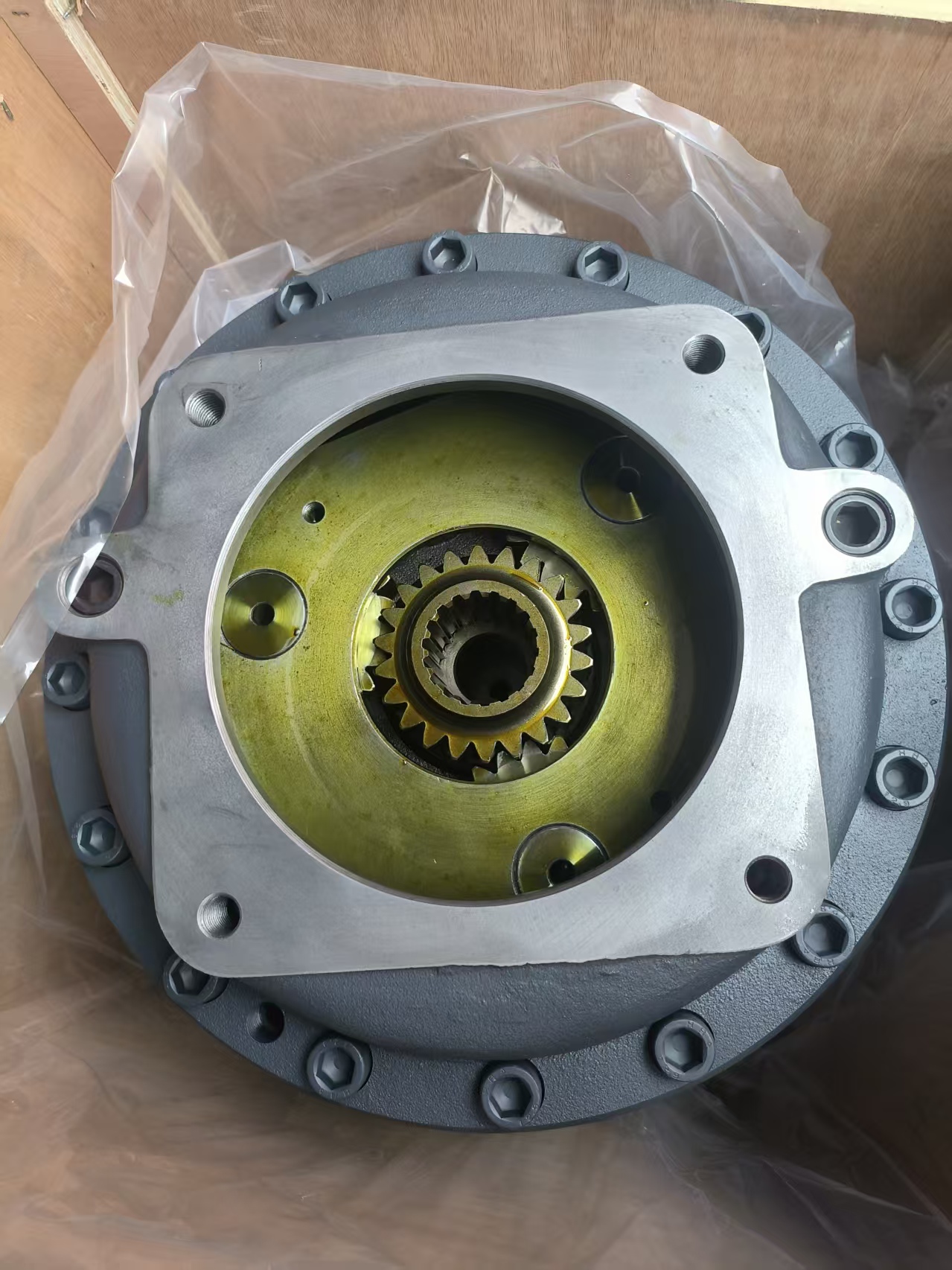 Swing reduction gearbox